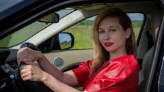 женщина за рулем