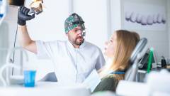 стоматолог