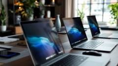 ноутбуки на столі