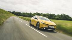 нова Toyota Prius