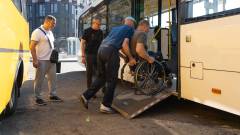 інвалід в автобусі